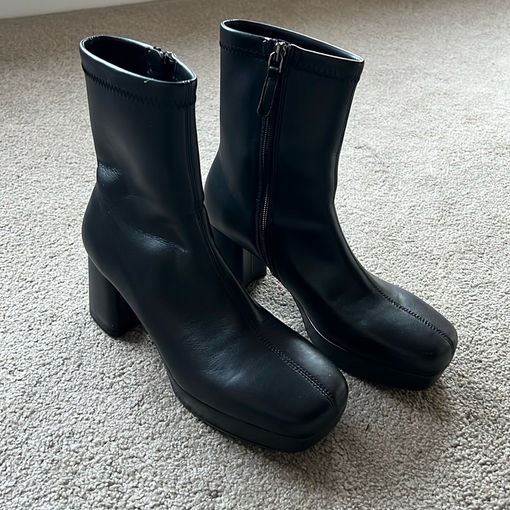 Womens Aerosoles Sussex Boots with platform heel.